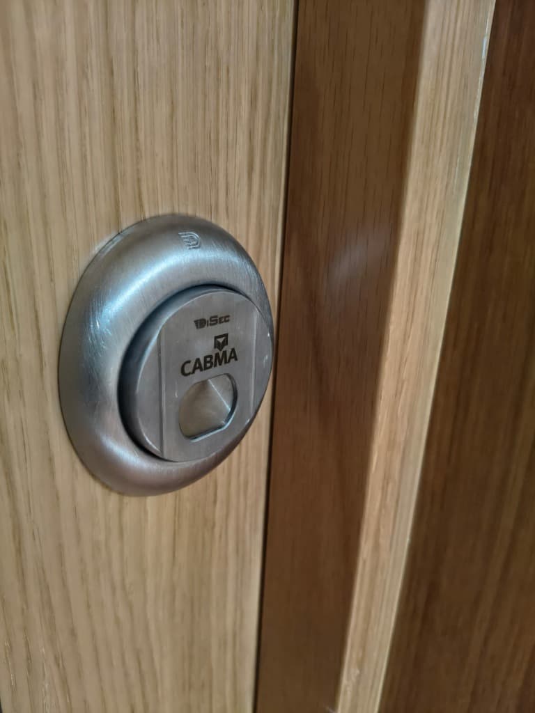 Instalación de escudo DISEC magnético - Antes